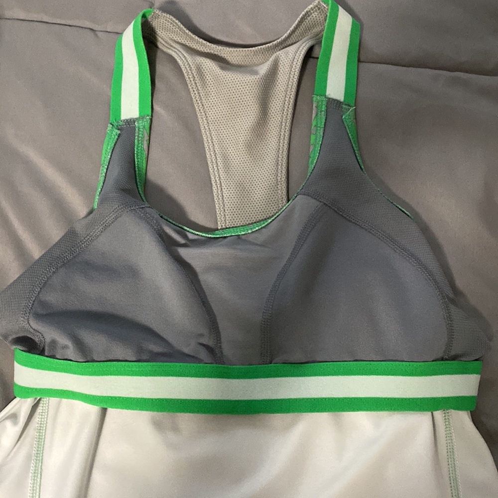 Nike Dri-Fit Razor Back Top - Medium - Picture 6 of 7